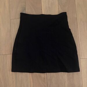 Black Pencil Skirt // S